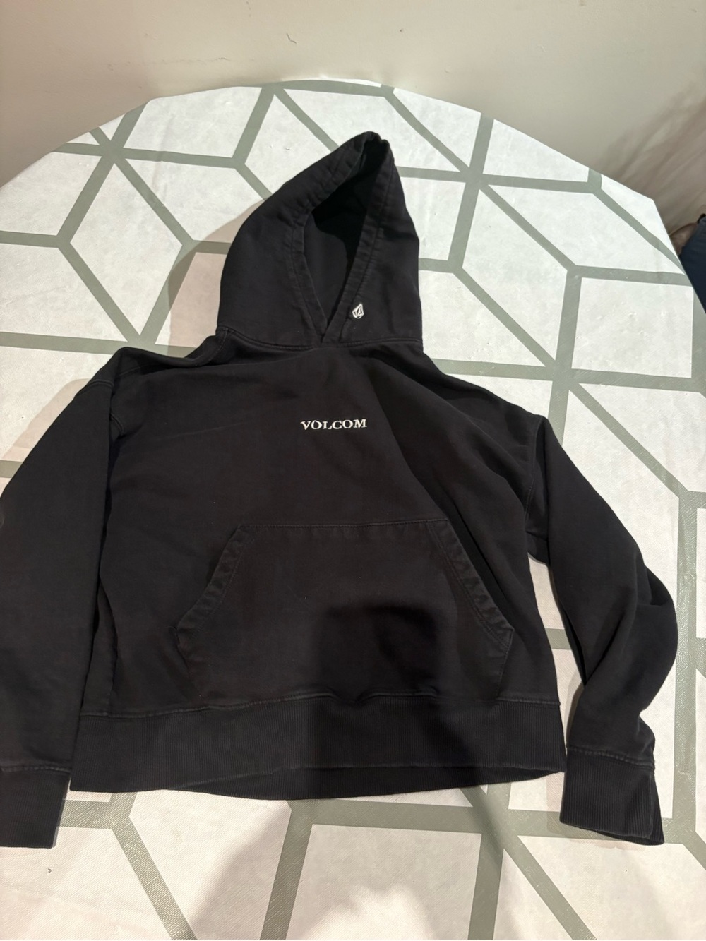 3/15$ Volcom Black Hoodie Sweatshirt